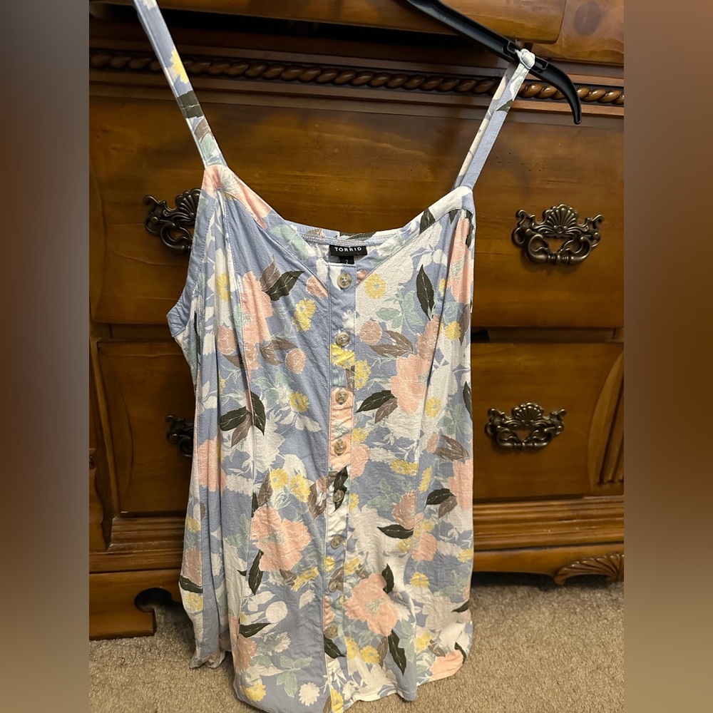 Torrid 2 floral tank top
